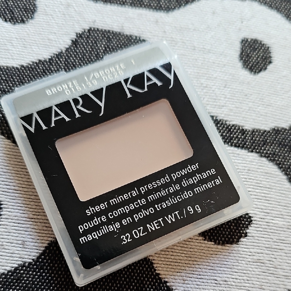 Matte Compact Powder - Bronze 1 - Picture 4 of 5